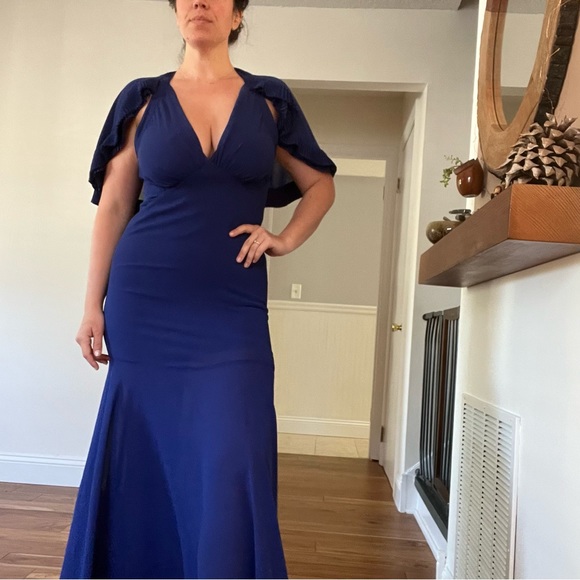 Nasty Gal Formal dress with cape ruffle sleeves open back - Picture 8 of 10